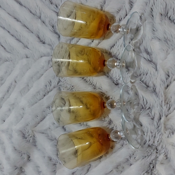 Set of 4 Vintage Glasses - Picture 1 of 5